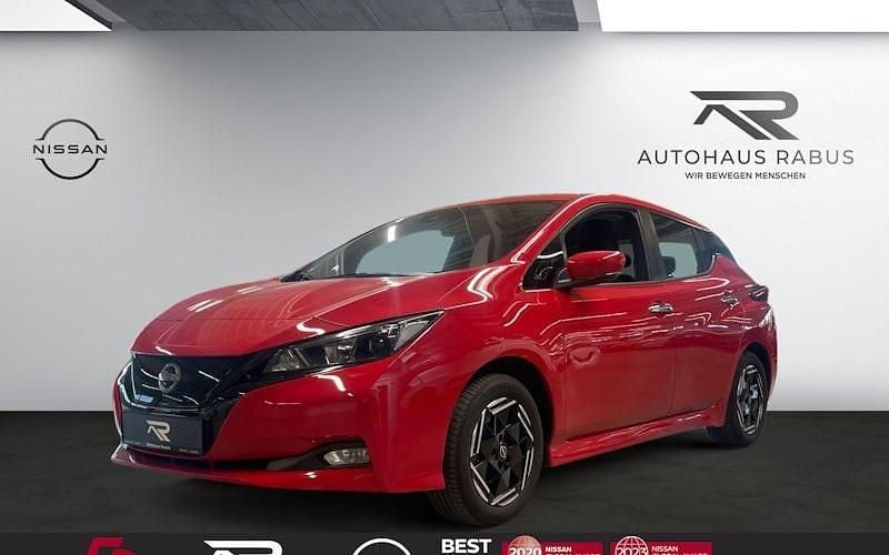 Gebraucht Nissan Leaf Acenta 110 kW (150 PS) 2022 Rot Kleinwagen