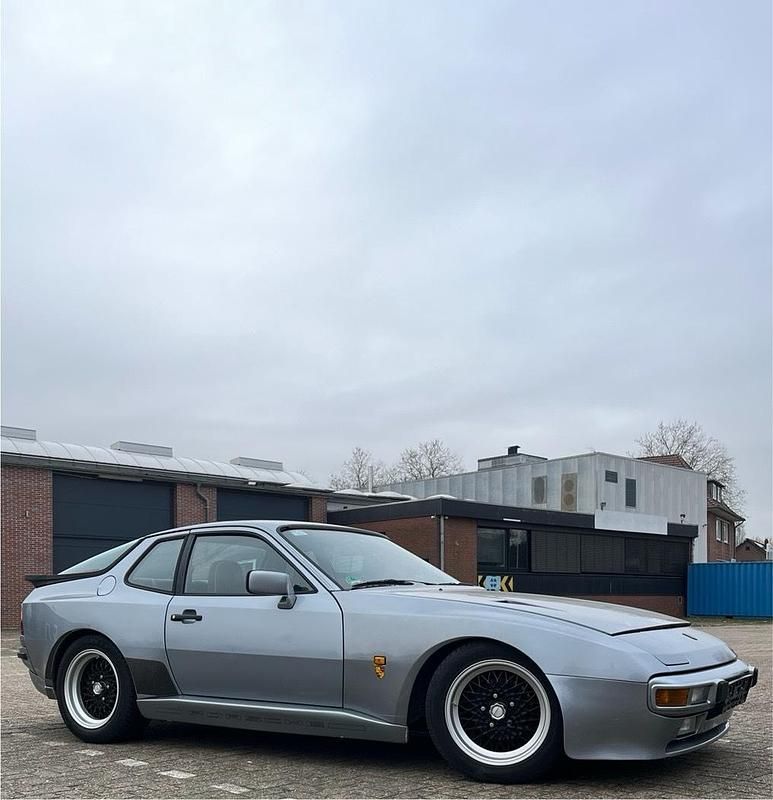 Occasion Porsche 944 163 ch (119 kW) 1982 Gris Coupé