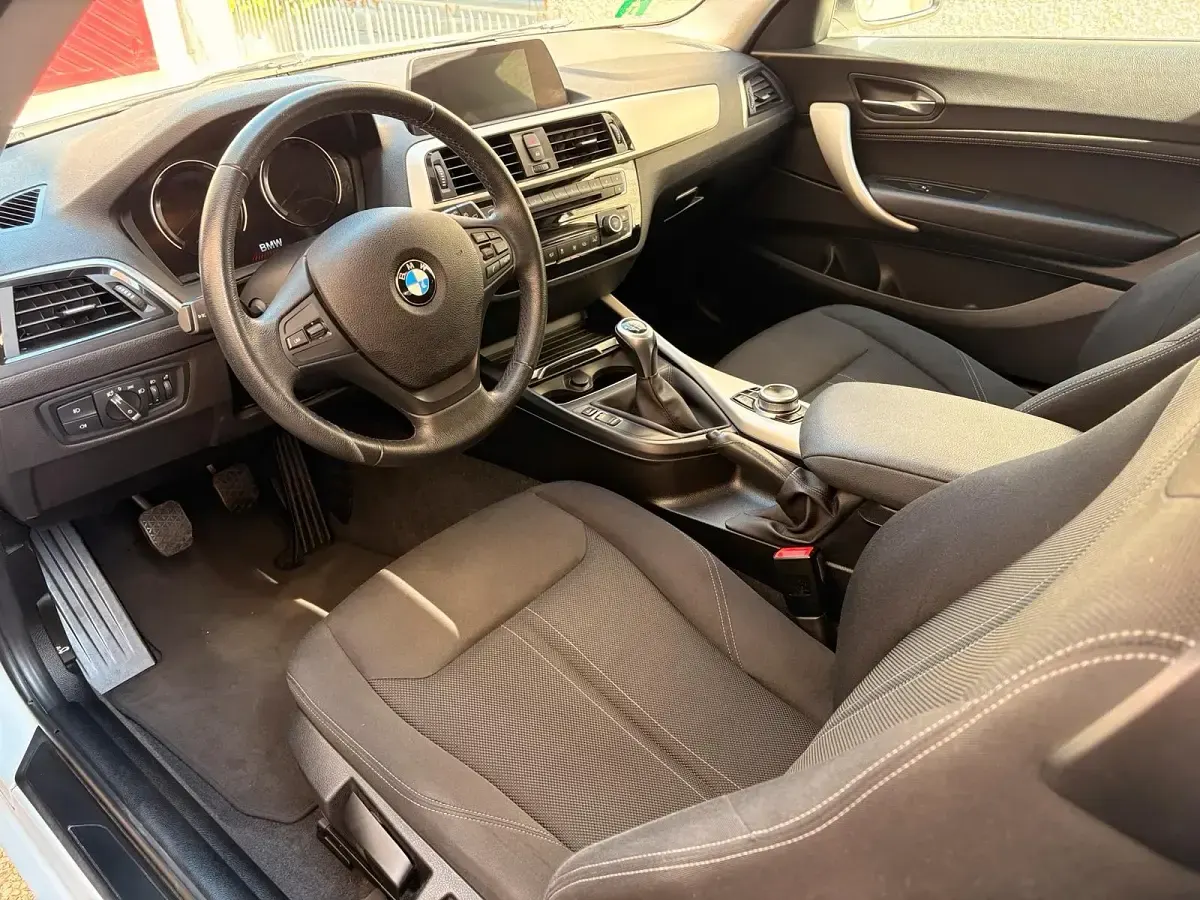 Gebraucht BMW 118 Advantage 136 PS (100 kW) 2018 Weiß Limousine