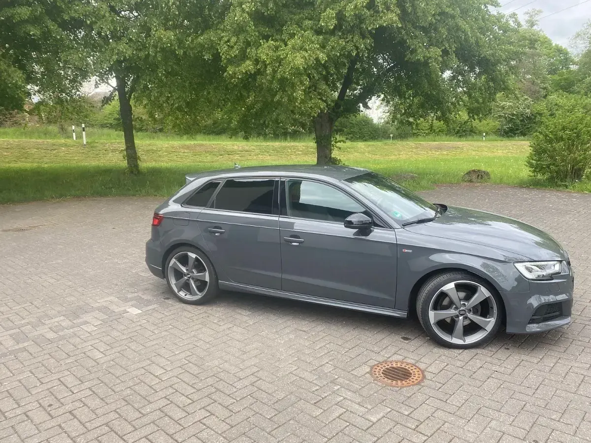 Gebraucht Audi A3 S-Line 150 PS (110 kW) 2018 Grau Limousine
