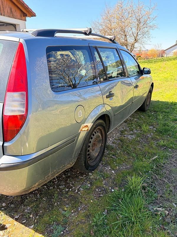 Gebraucht Ford Mondeo 125 PS (91 kW) 2001 Andere farben Kombi