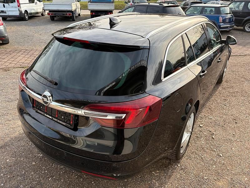 Usado Opel Insignia Innovation 170 HP (125 kW) 2017 Preto Carrinha