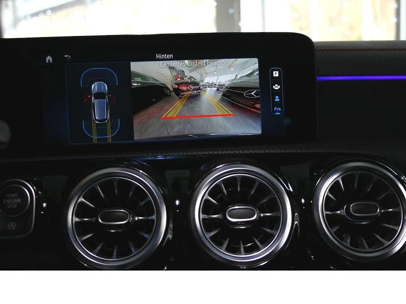 Gebraucht Mercedes CLA200 Advanced Plus 163 PS (119 kW) 2024 Kosmosschwarzmetallic Kombi