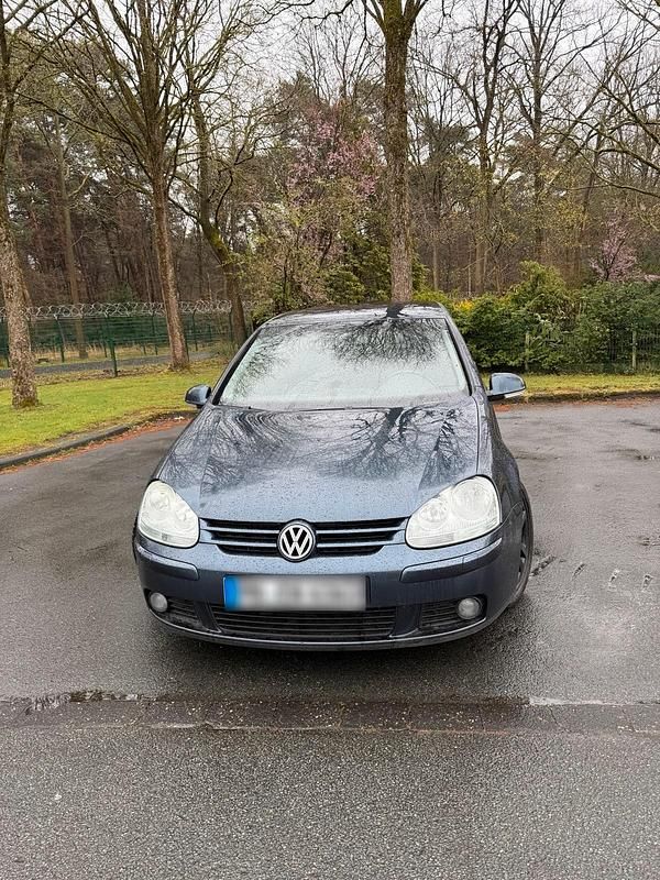 Gebraucht VW Golf V 105 PS (77 kW) 2004 Blau Kleinwagen