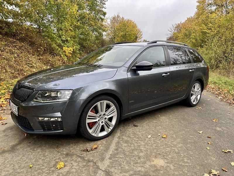 Grau Gebraucht 2015 Skoda Octavia vRS Kombi | 11.900 € (Etwas zu teuer) - Bild 1/4