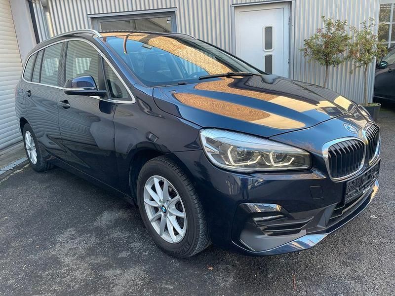 Blau Gebraucht 2018 BMW 216 Gran Tourer Advantage Van / Kleinbus | 13.990 € (Fairer Preis) - Bild 1/4