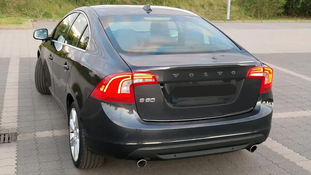 Gebraucht Volvo S60 Summum 215 PS (158 kW) 2012 Grau Limousine