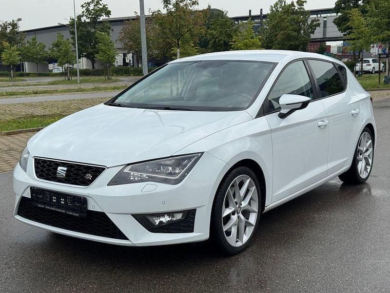 Weiß Gebraucht 2015 Seat Leon FR Limousine | 11.999 € (Guter Preis) - Bild 1/4
