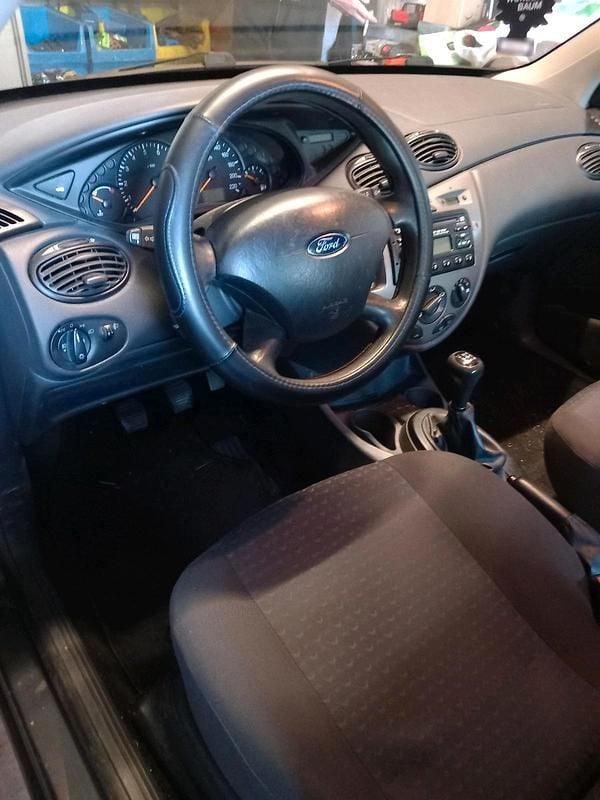 Gebraucht Ford Focus 101 PS (74 kW) 2004 Grau Limousine