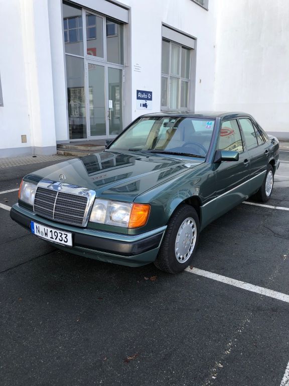 Gebraucht Mercedes E280 193 PS (141 kW) 1993 Grün Limousine