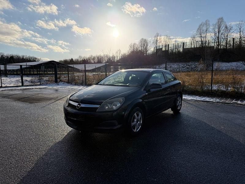 Gebraucht Opel Astra GTC Selection 140 PS (102 kW) 2009 Schwarz Coupé