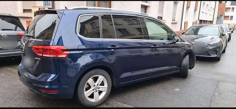 Gebraucht VW Touran Highline 190 PS (139 kW) 2016 Blau Van / Kleinbus