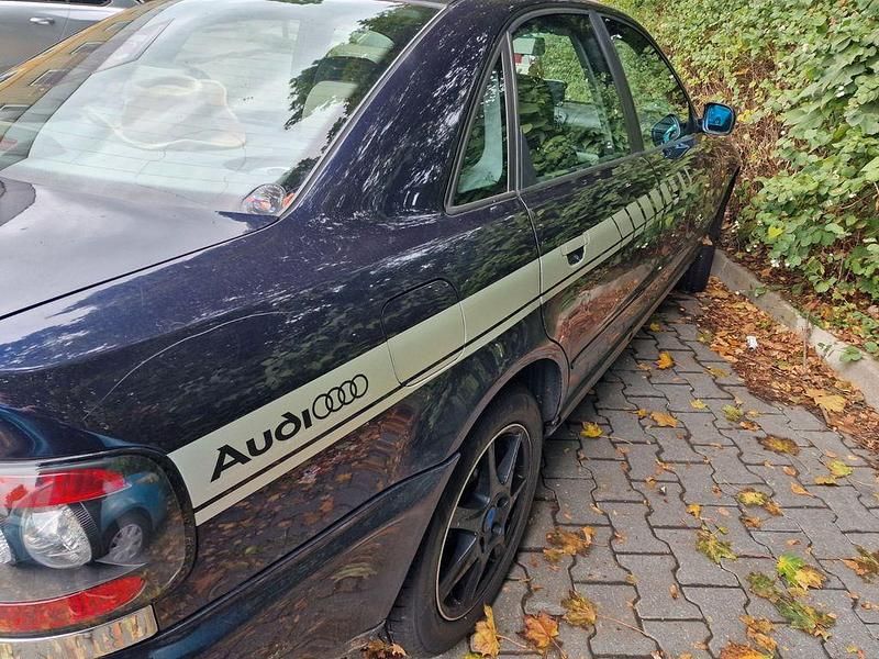 Grün Gebraucht 1998 Audi A4 Limousine | 1.100 € (Guter Preis) - Bild 1/4