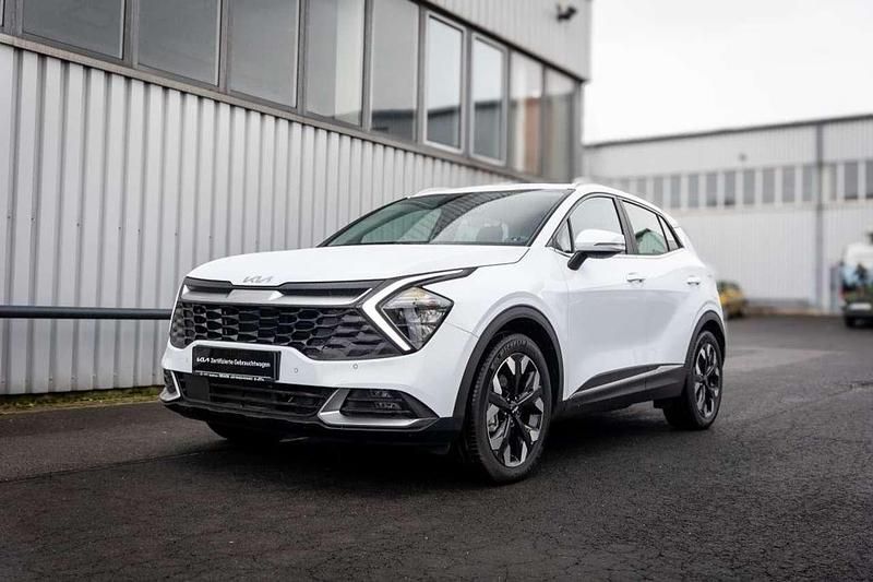 (wd) casa white s Gebraucht 2022 Kia Sportage Basis SUV | 38.990 € (Teuer) - Bild 1/4