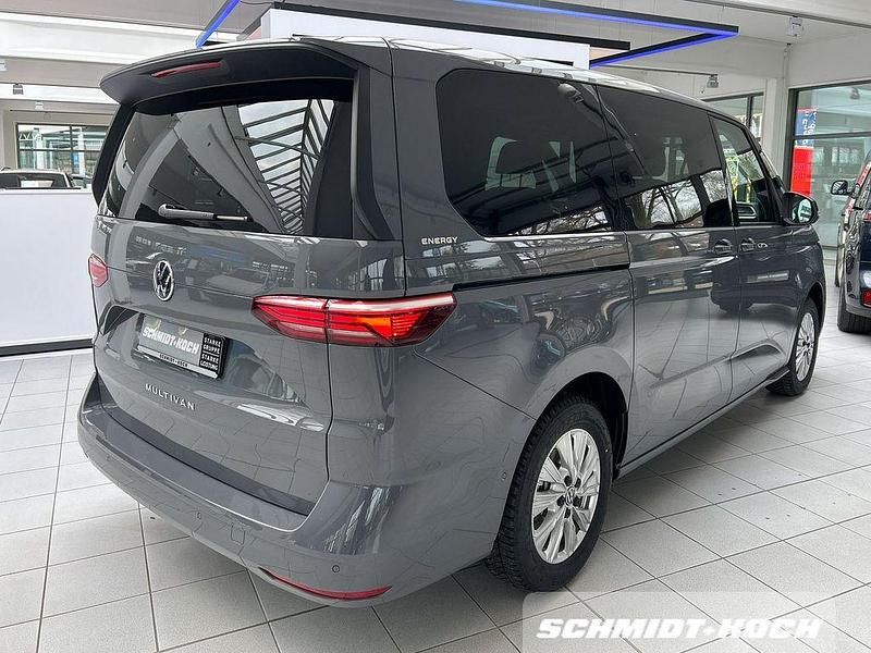 Używany VW Multivan Life 150 KM (110 kW) 2026 Szary Minivan