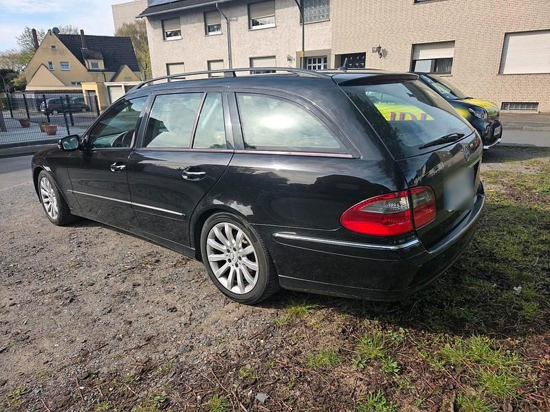Gebraucht Mercedes E200 184 PS (135 kW) 2006 Schwarz Kombi