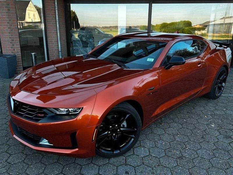Orange Gebraucht 2022 Chevrolet Camaro Coupé | 30.600 € (Fairer Preis) - Bild 1/4