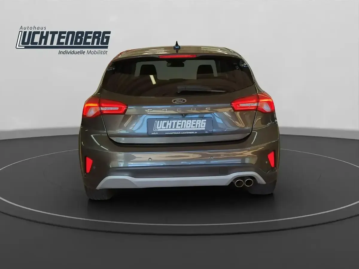 Używany Ford Focus Active 150 KM (110 kW) 2019 Szary Sedan/Limuzyna