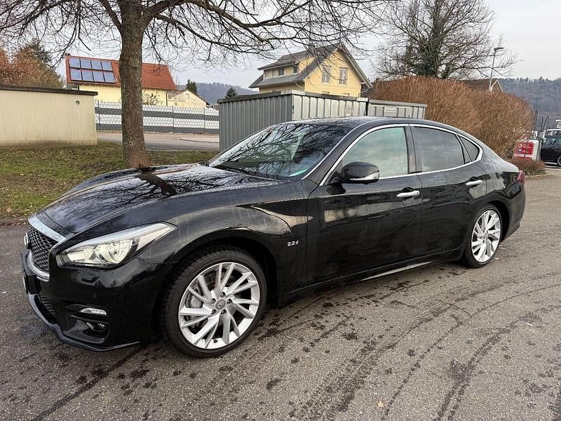 Gebraucht Infiniti Q70 Premium Executive 170 PS (125 kW) 2016 Schwarz Limousine