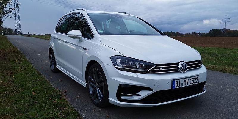 Weiß Gebraucht 2017 VW Golf Sportsvan Highline Van / Kleinbus | 19.000 € (Etwas zu teuer) - Bild 1/1