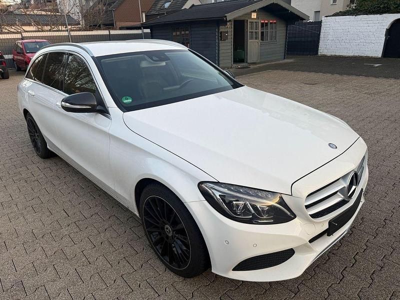 Gebraucht Mercedes C220 AMG line 170 PS (125 kW) 2014 Weiß Limousine