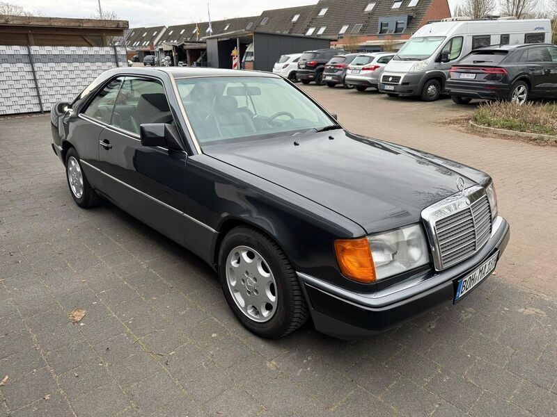 Schwarz Gebraucht 1990 Mercedes E230 Coupé | 12.111 € - Bild 1/2