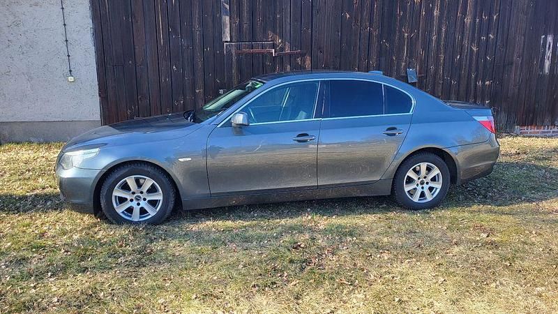 Gebraucht BMW 523 177 PS (130 kW) 2005 Grau Limousine