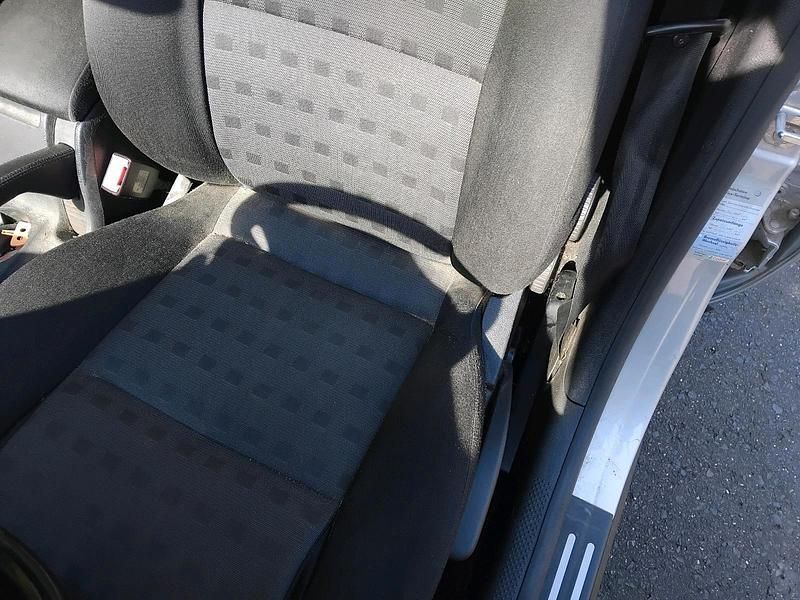 Occasion VW Passat Trendline 130 ch (95 kW) 2002 Argent Berline