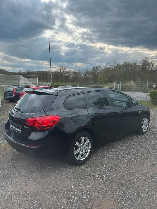 Usata Opel Astra 140 CV (102 kW) 2012 Nero Station wagon