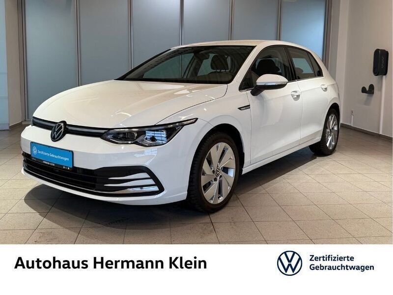Weiß Gebraucht 2022 VW Golf VIII Style Limousine | 23.990 € (Fairer Preis) - Bild 1/3