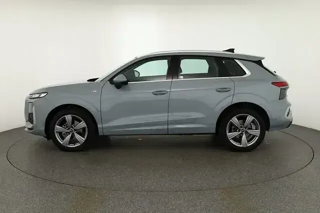 Neu Audi Q3 S-Line 150 PS (110 kW) 2025 Grau SUV