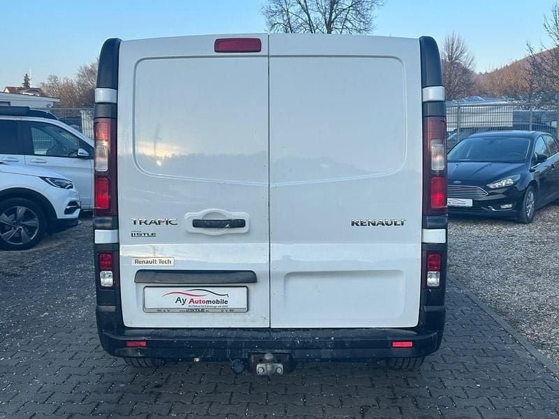 Gebraucht Renault Trafic Komfort 120 PS (88 kW) 2019 Weiß Van / Kleinbus