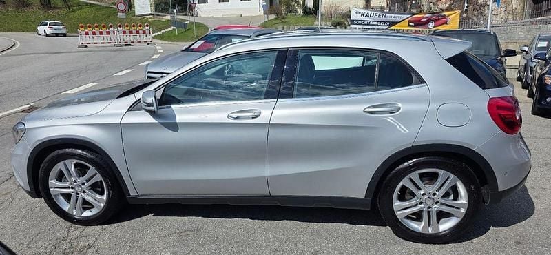 Gebraucht Mercedes GLA200 156 PS (114 kW) 2015 Silber SUV