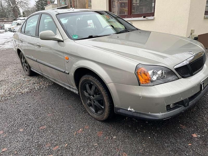Grau Gebraucht 2004 Chevrolet Evanda CDX Limousine | 1.290 € - Bild 1/4