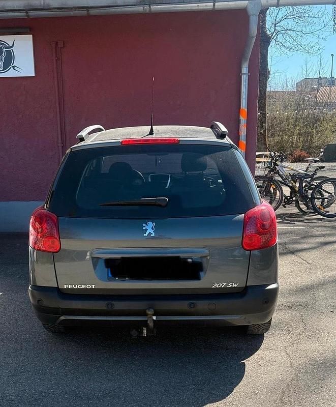Grau Gebraucht 2012 Peugeot 207 Kombi | 2.000 € (Fairer Preis) - Bild 1/4