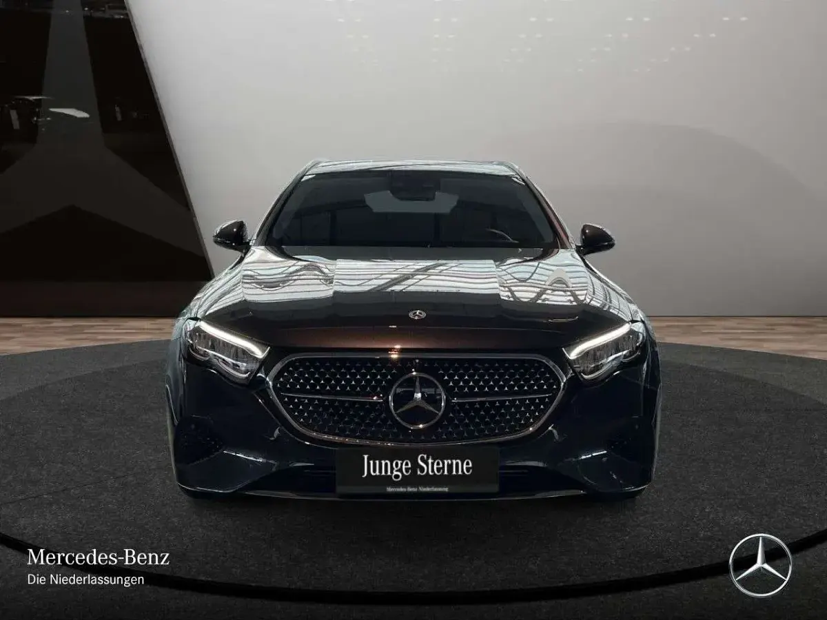 Gebraucht Mercedes E300 Avantgarde 197 PS (144 kW) 2025 Grau Limousine