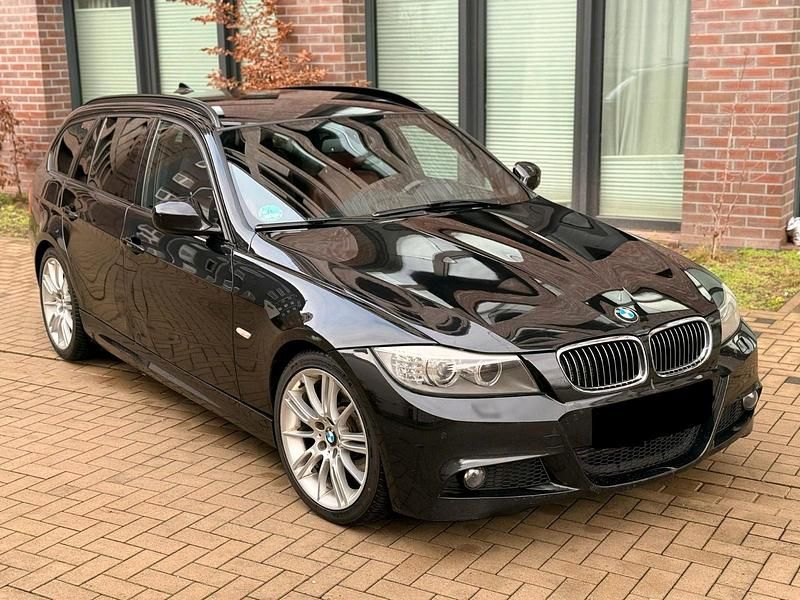Gebraucht BMW 330 Performance 245 PS (180 kW) 2011 Schwarz Kombi
