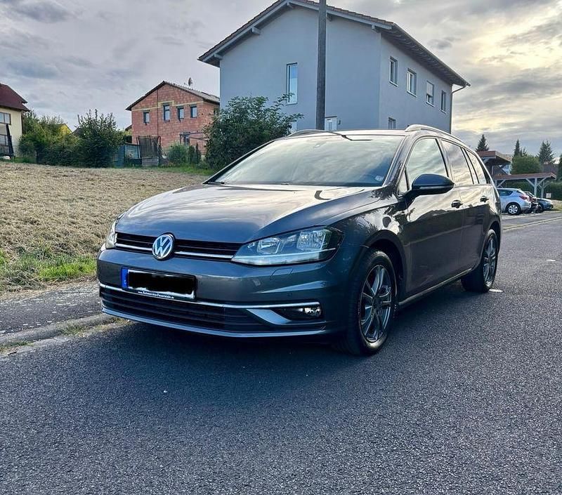 Grau Gebraucht 2017 VW Golf VII Comfortline Kombi | 7.500 € (Fairer Preis) - Bild 1/4