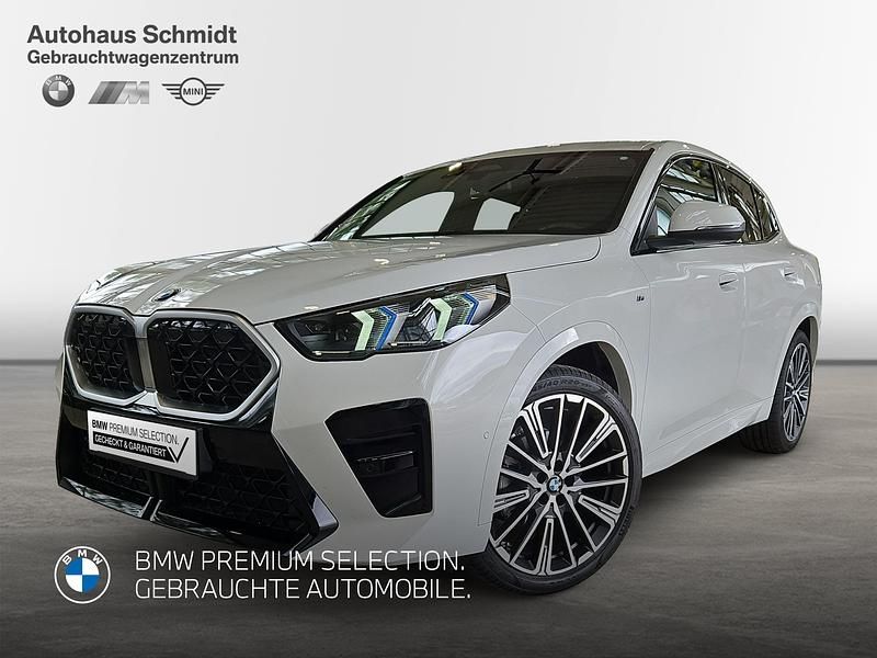 Alpinweiß uni Gebraucht 2024 BMW X2 Comfort Edition SUV | 44.330 € - Bild 1/4