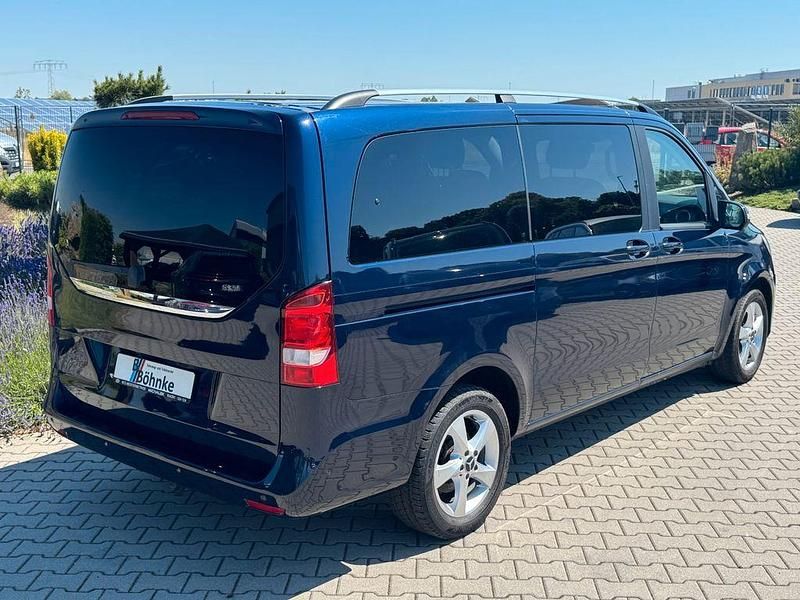 Gebraucht Mercedes V250 Edition 190 PS (139 kW) 2016 Blau Van / Kleinbus