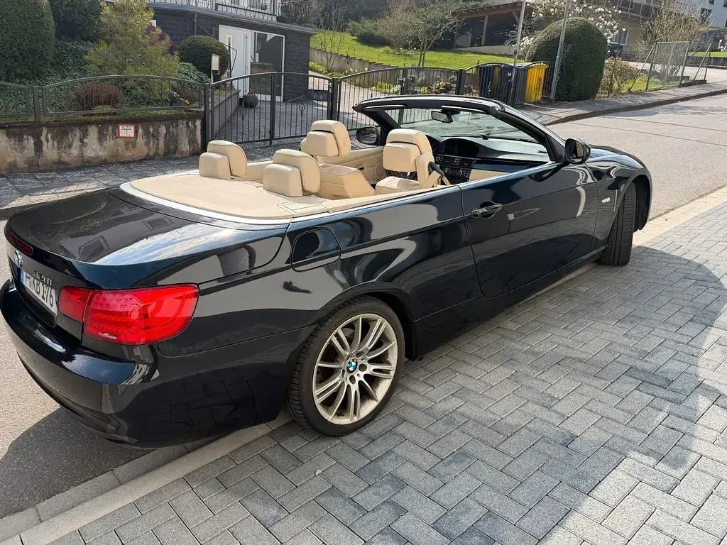 Gebraucht BMW 320 Cabriolet 170 PS (125 kW) 2012 Schwarz Cabrio