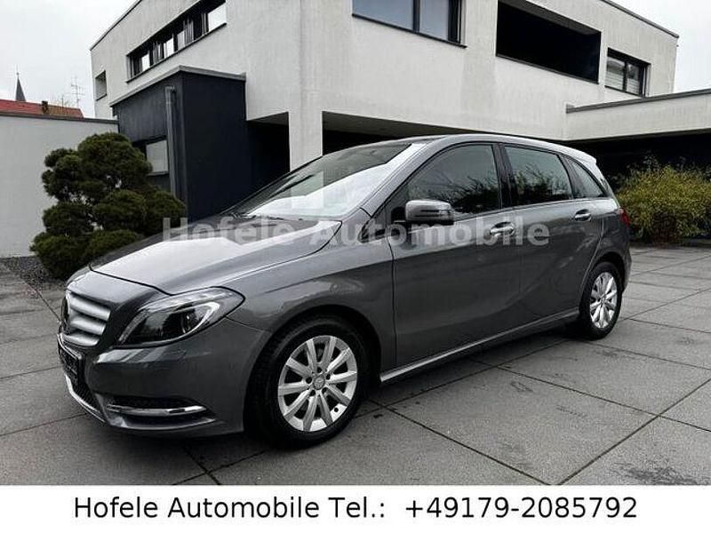 Usata Mercedes B200 156 CV (114 kW) 2012 Grigio Monovolume