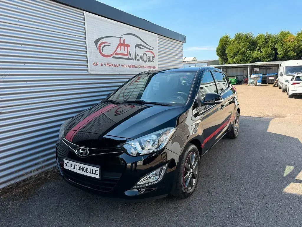 Gebraucht Hyundai i20 86 PS (63 kW) 2014 Schwarz Kleinwagen