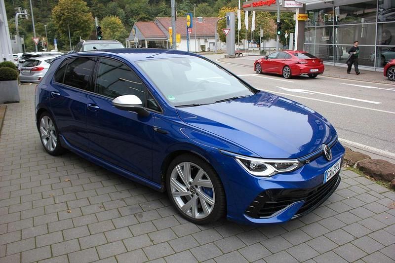 Gebraucht VW Golf VIII R 320 PS (235 kW) 2021 Lapiz blue metallic Limousine