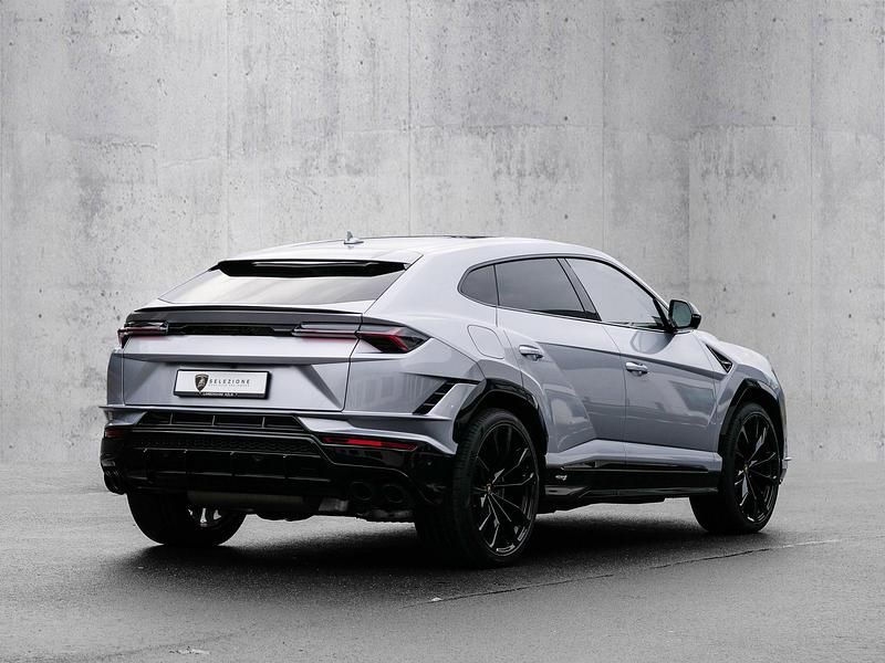 Gebraucht Lamborghini Urus 666 PS (489 kW) 2024 Grigio nimbus (silber) SUV