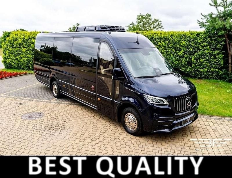 Neu Mercedes Sprinter Luxury 190 PS (139 kW) 2025 Blau Van
