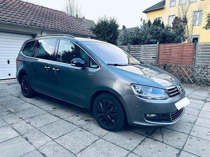 Gebraucht VW Sharan 140 PS (102 kW) 2012 Grau Van / Kleinbus
