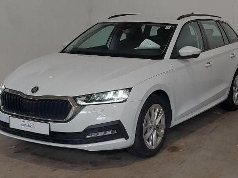Weiß Gebraucht 2023 Skoda Octavia Kombi | 23.440 € (Guter Preis) - Bild 1/4
