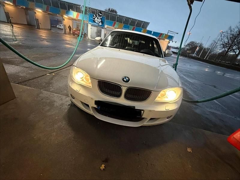 Gebraucht BMW 123 M Sport 204 PS (150 kW) 2011 Weiß Kleinwagen
