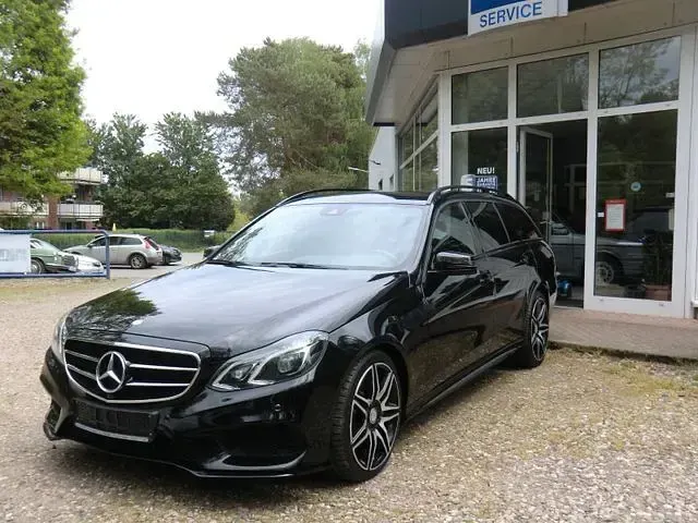 Gebraucht Mercedes E350 AMG 258 PS (189 kW) 2015 Schwarz Kombi
